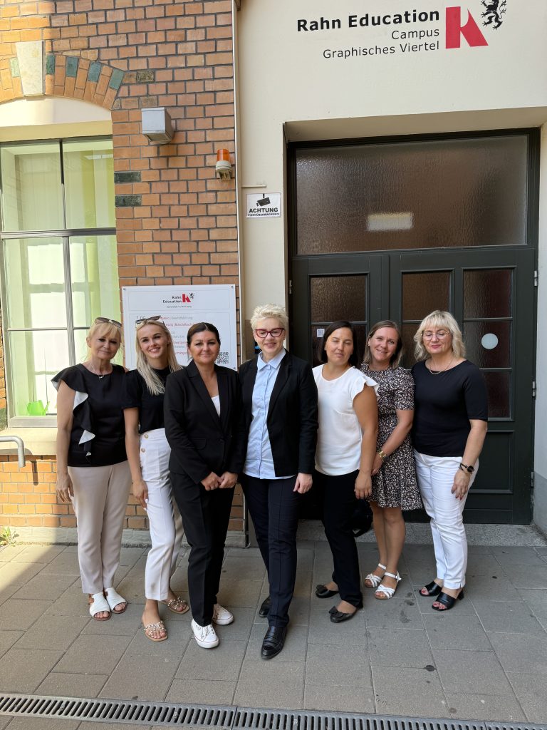 RADOSNE ROZPOCZĘCIE ROKU SZKOLNEGO 2024/2025