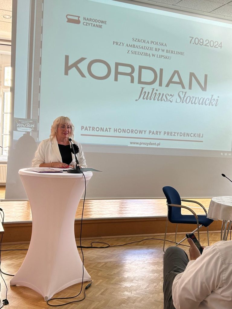 POLONISTKA NASZEJ SZKOŁY PRZEWODNICZĄCĄ XXI OLIMPIADY JĘZYKA POLSKIEGO W NIEMCZECH