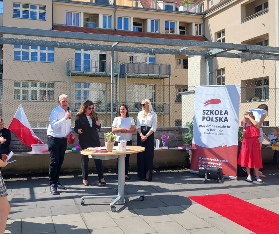 ROK SZKOLNY 2024/2025 ZA NAMI 🎓🎓🎓